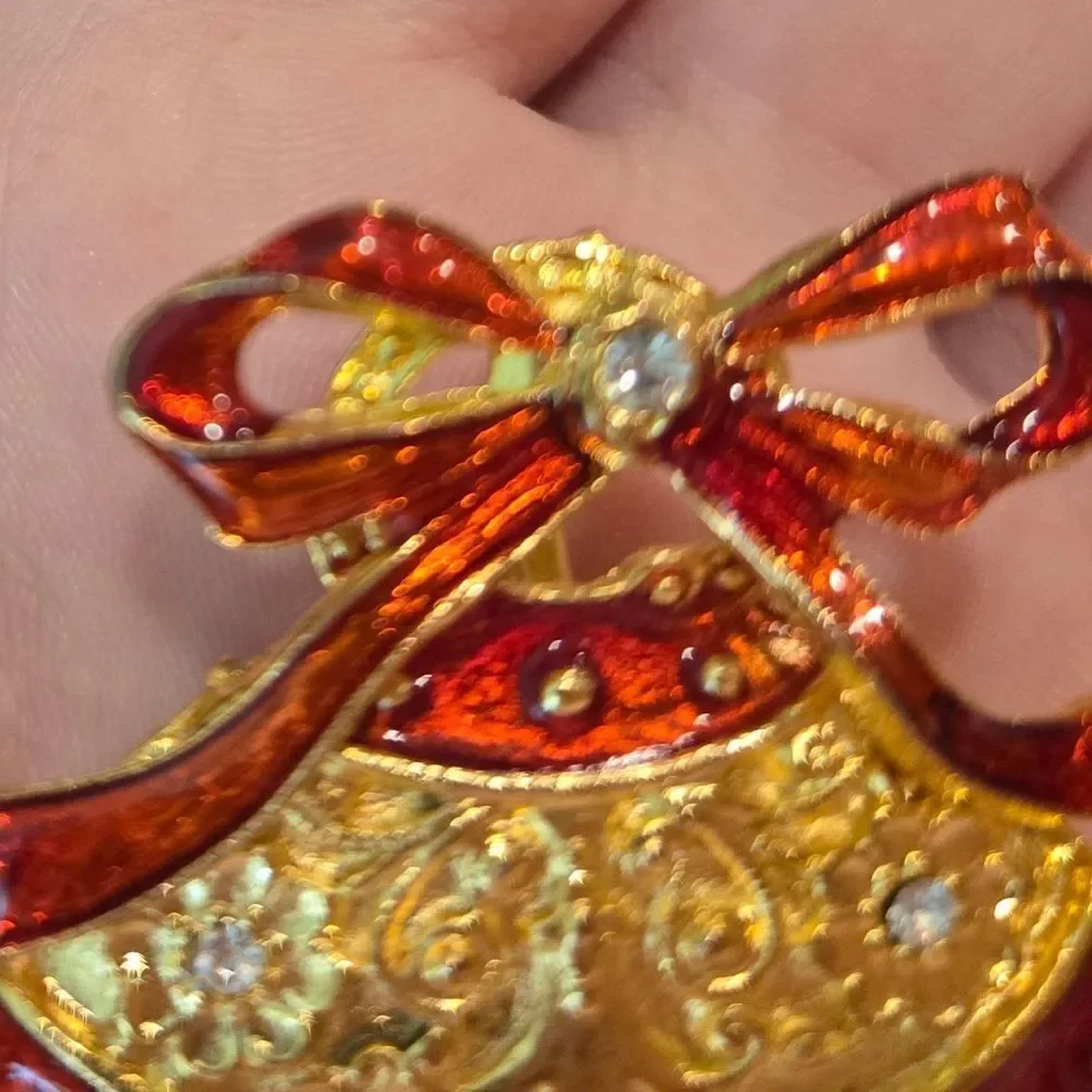 🎄🛍❤️ VINTAGE Elegant Red and Gold ORNAMENTCHRISTMAS BROOCH